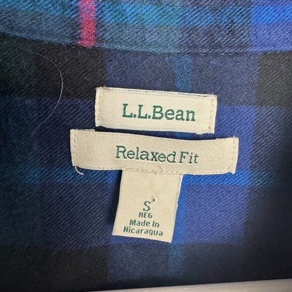 L. L. Bean Relaxed Fit plaid flannel long sleeve button down womens small O32 - Picture 2 of 4